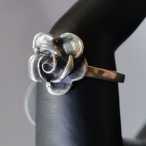 Solid 925 Silver Rose Ring - Picture 2 of 3